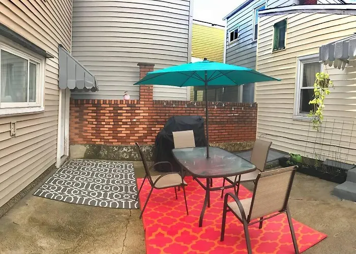 Comfortable - Pittsburgh's Little Italy Apartment *