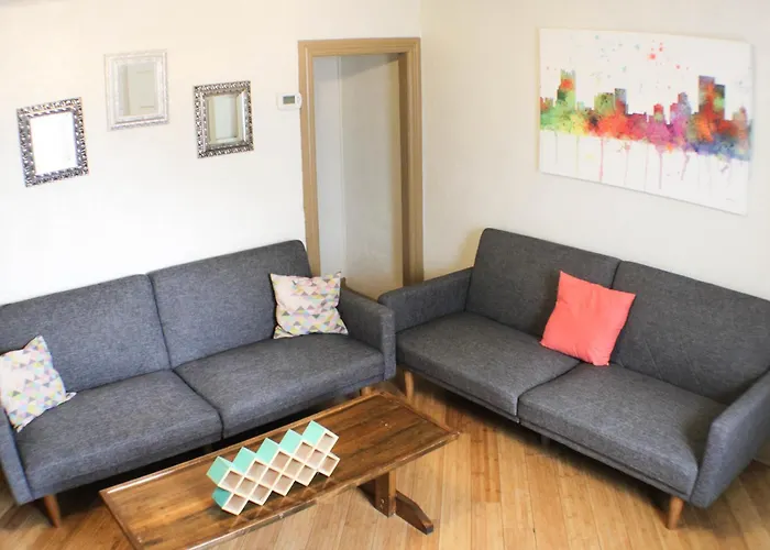 Apartment Comfortable - Pittsburgh's Little Italy